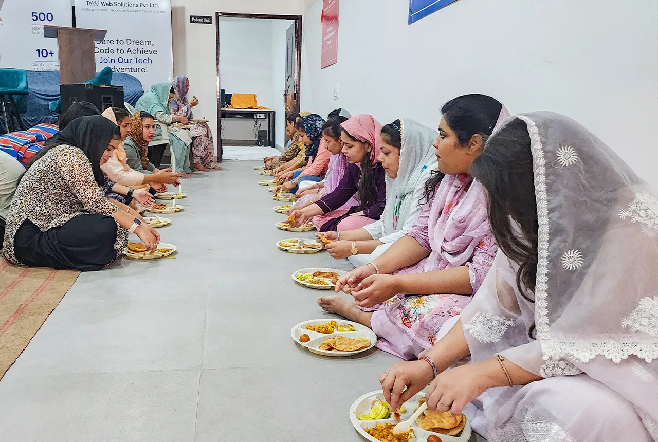 langar-seva-girl-team